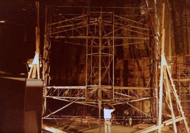 Rare Photos From Filming Of ''A Nightmare On Elm Street'' (28 pics)
