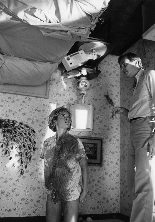 Rare Photos From Filming Of ''A Nightmare On Elm Street'' (28 pics)