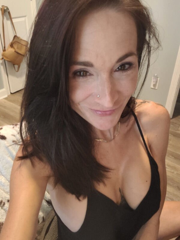 Beauty Brunettes (27 pics)