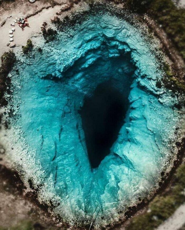 Cool And Creepy Ocean Photos (28 pics)