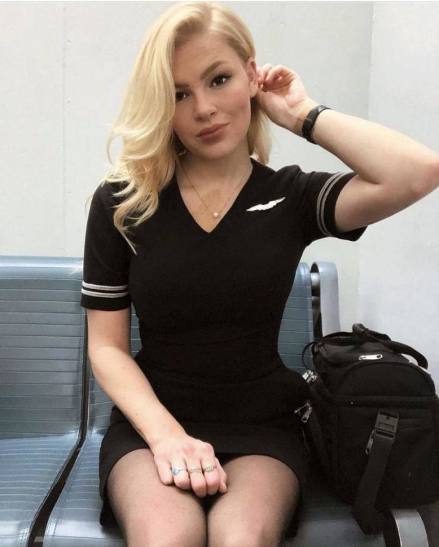 Hot Flight Attendants (32 pics)