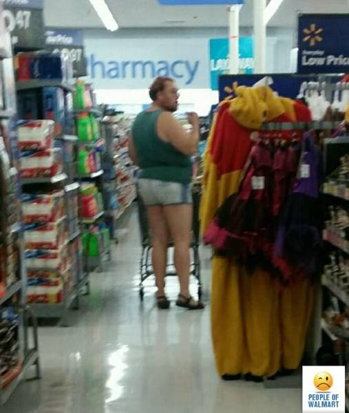 Strange People In Stores (43 pics)