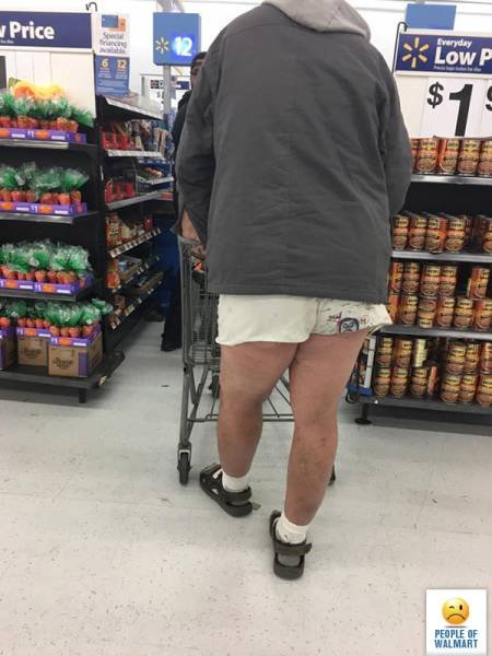 Strange People In Stores (43 pics)