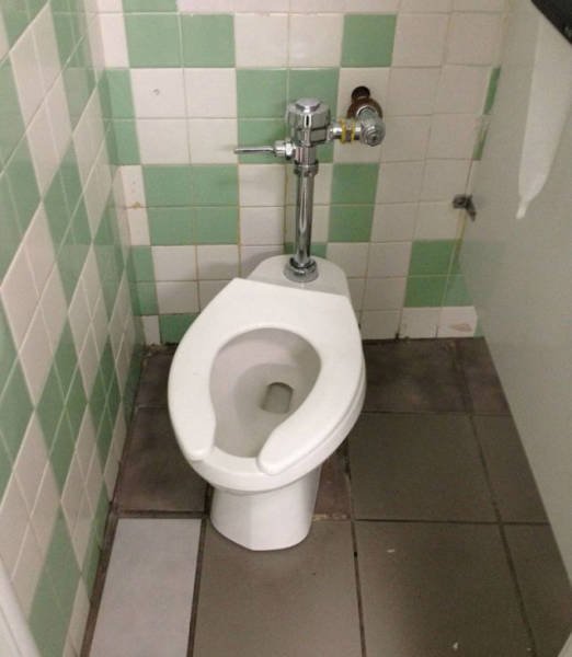 What Is Going On Here? (43 pics)