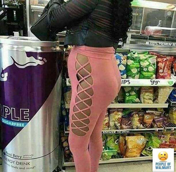 Strange People In Stores (43 pics)