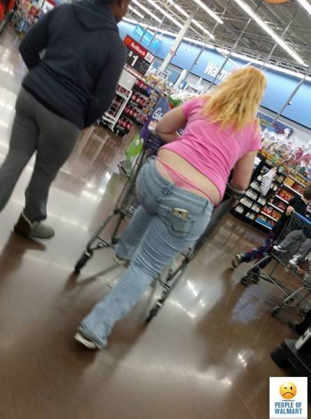 Strange People In Stores (43 pics)