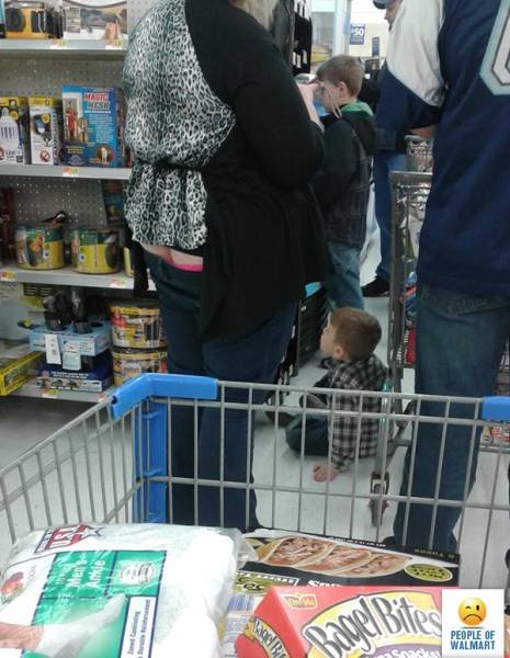 Strange People In Stores (43 pics)