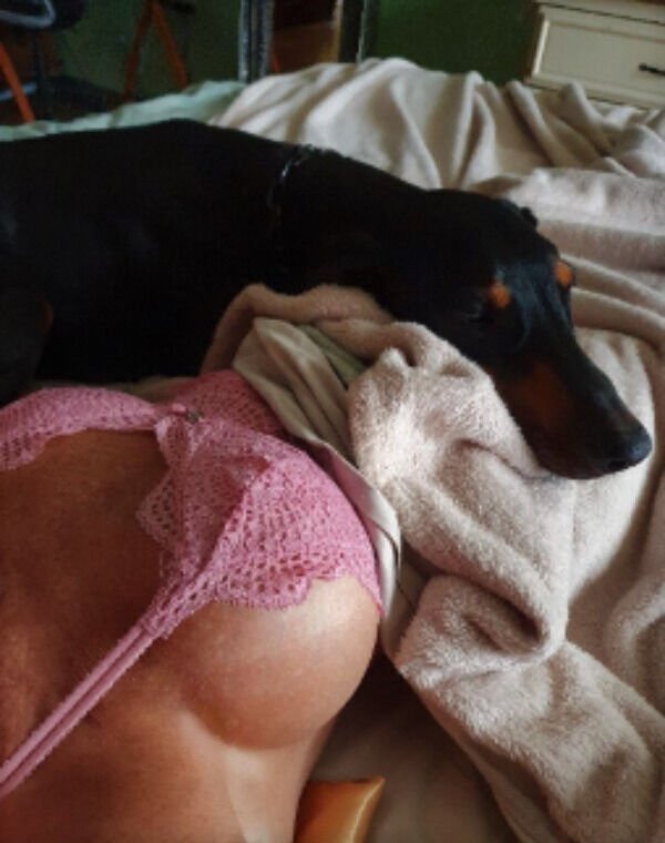 Girls And Puppies (31 pics)