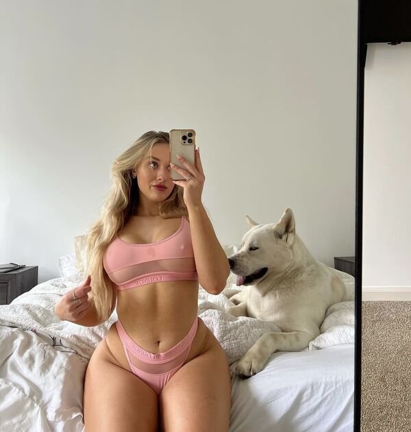 Girls And Puppies (31 pics)