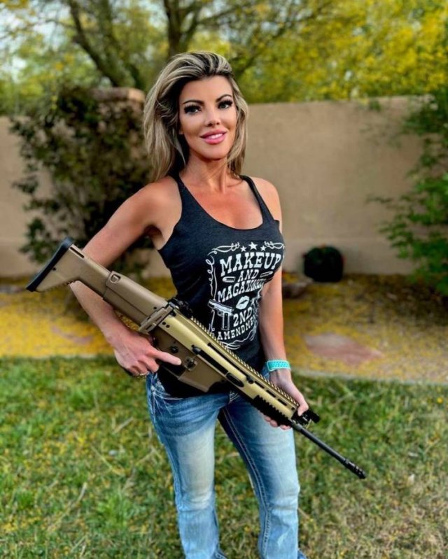 Guns And Girls (57 pics)