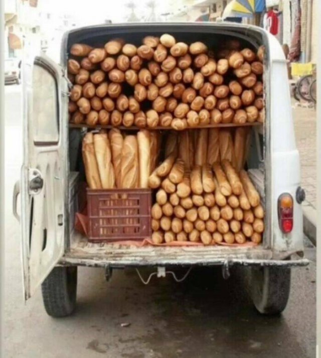 Baguettes In Unexpected Locations (20 pics)