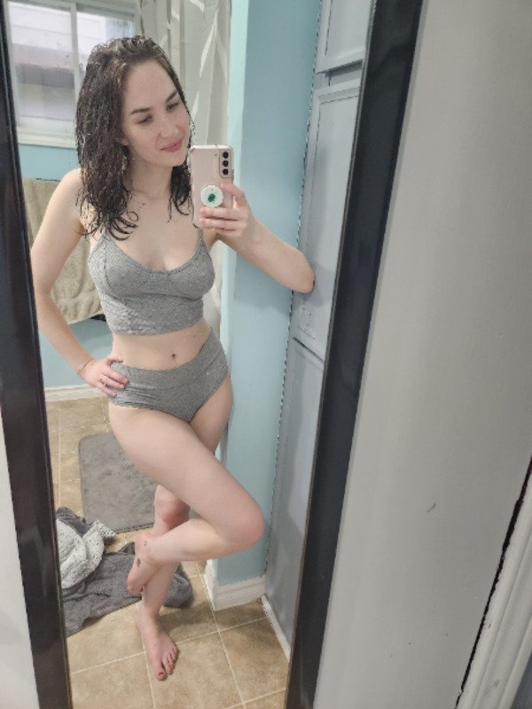 Selfie Girls (34 pics)