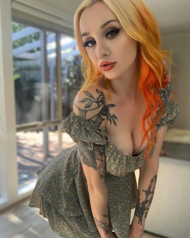 Girls With Dyed Hair (50 pics)