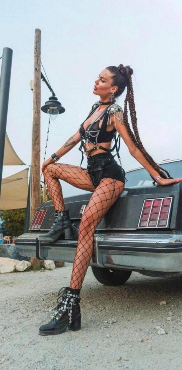 Girls At Music Festivals (41 pics)