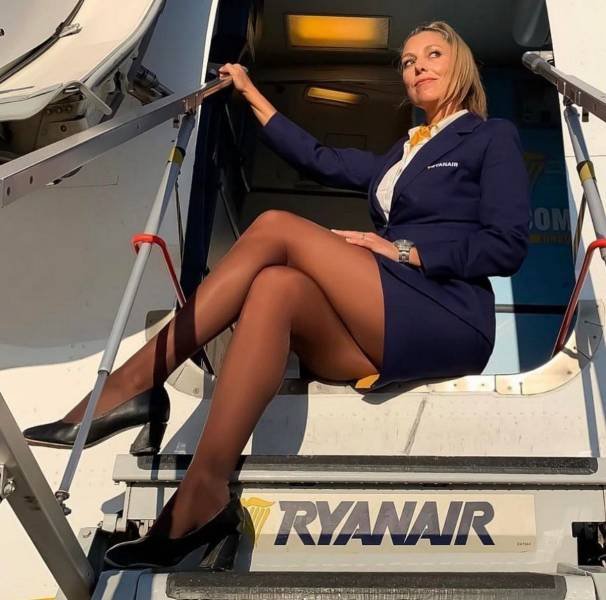 Flight Attendants With And Without Uniform (33 pics)