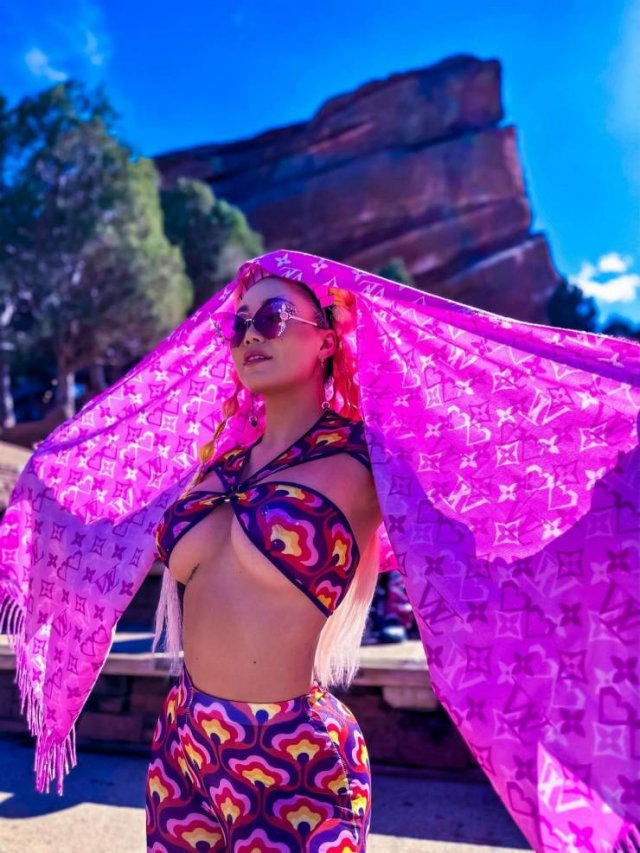 Girls At Music Festivals (41 pics)