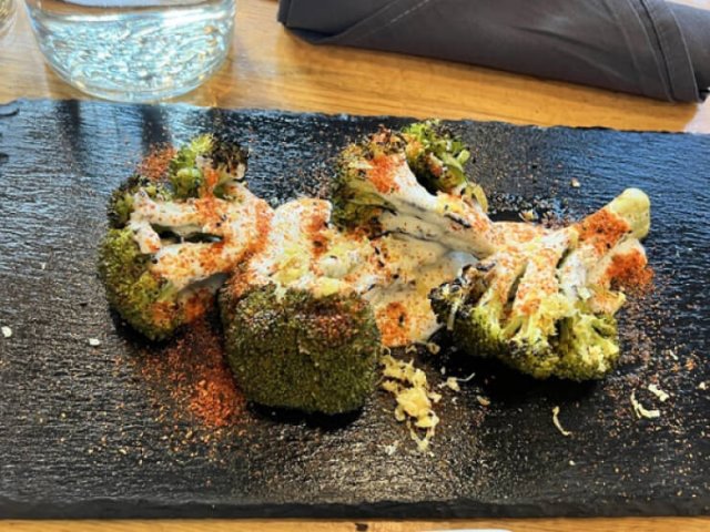Weird Food Serving (21 pics)