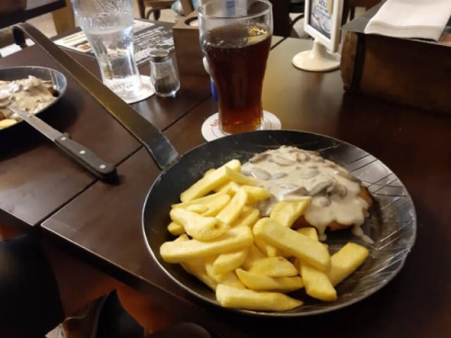 Weird Food Serving (21 pics)