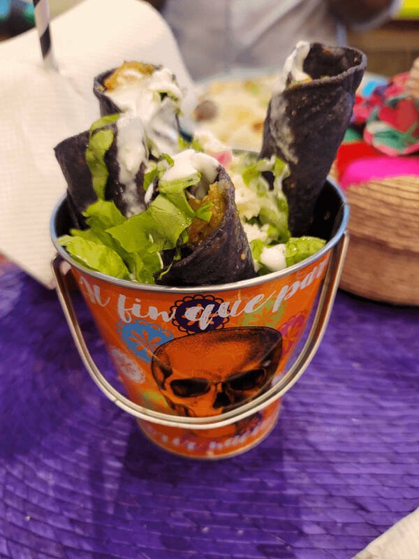 Weird Food Serving (21 pics)