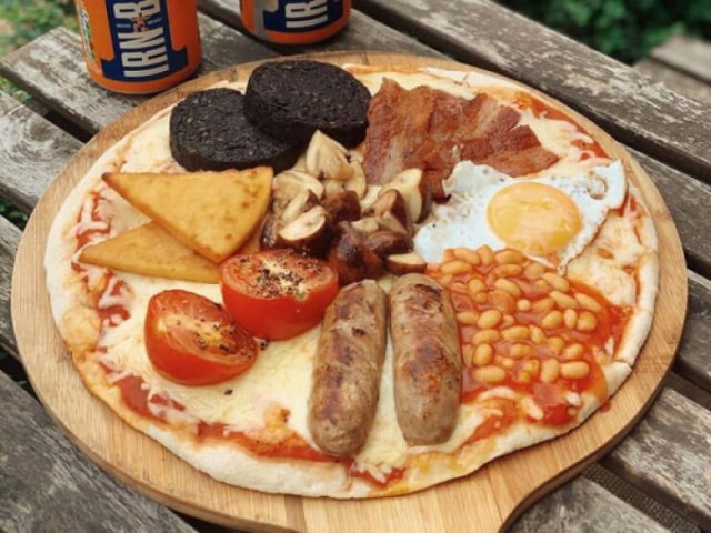 Weird Food Serving (21 pics)