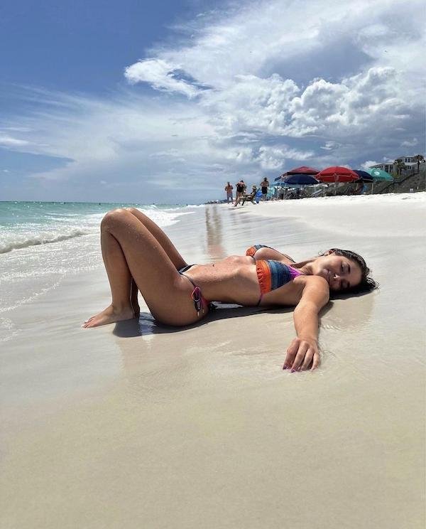 Wet Girls (34 pics)