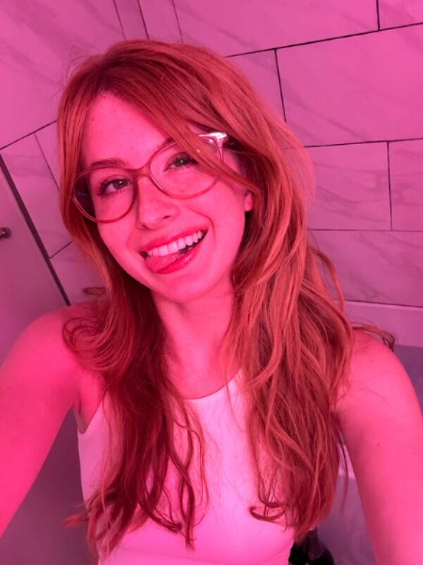 Girls In Glasses (33 pics)