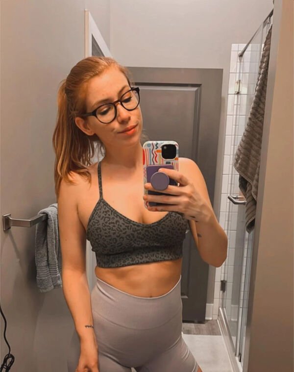 Girls In Glasses (33 pics)