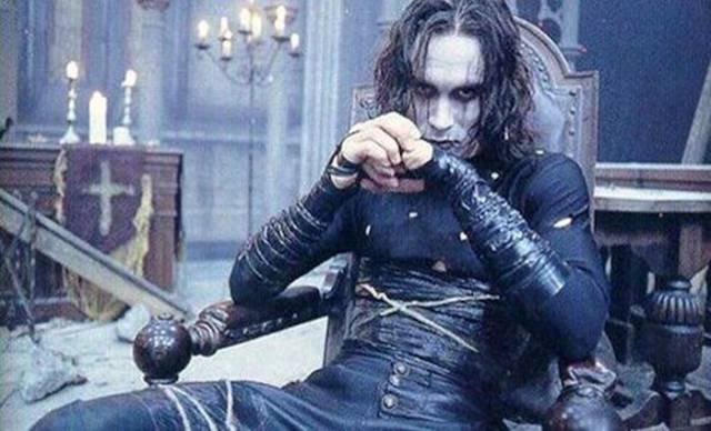 Superheroes In The 90's (16 pics)
