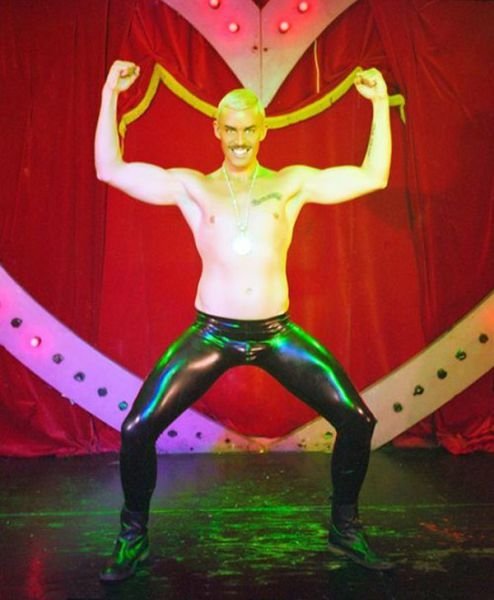 What Is Going On Here? (29 pics)