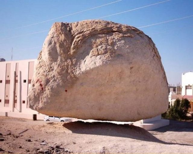 What Is Going On Here? (29 pics)