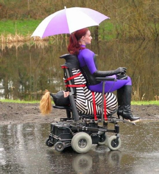 What Is Going On Here? (29 pics)