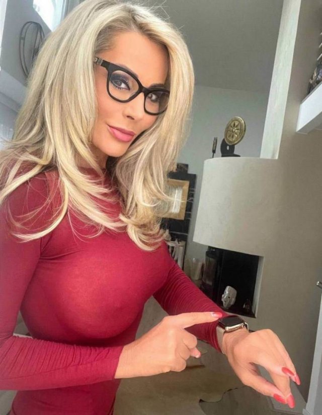 Girls In Glasses (41 pics)