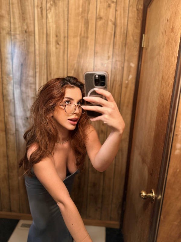 Girls In Glasses (41 pics)