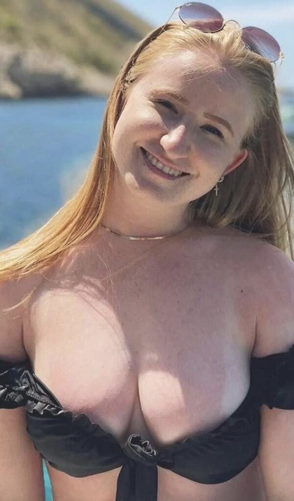 Girls With Tan Lines (32 pics)