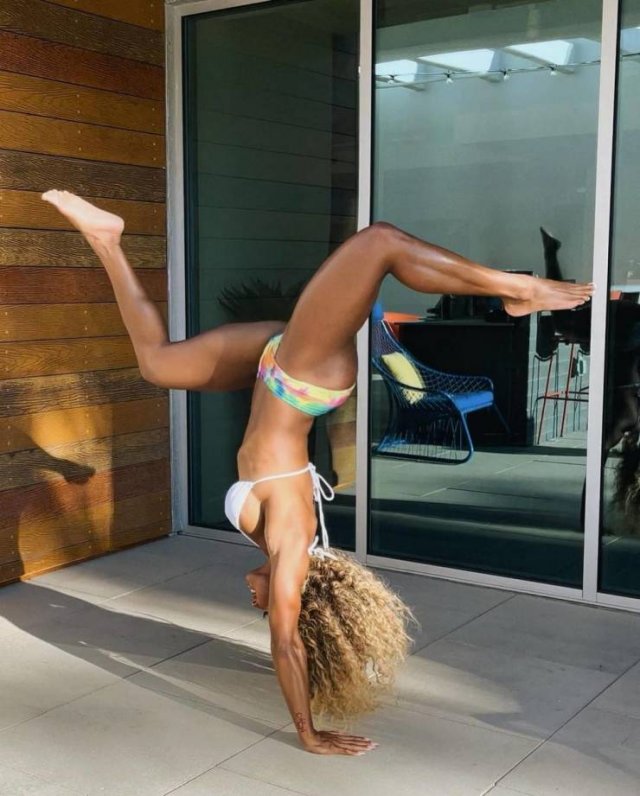 Flexible Girls (46 pics)