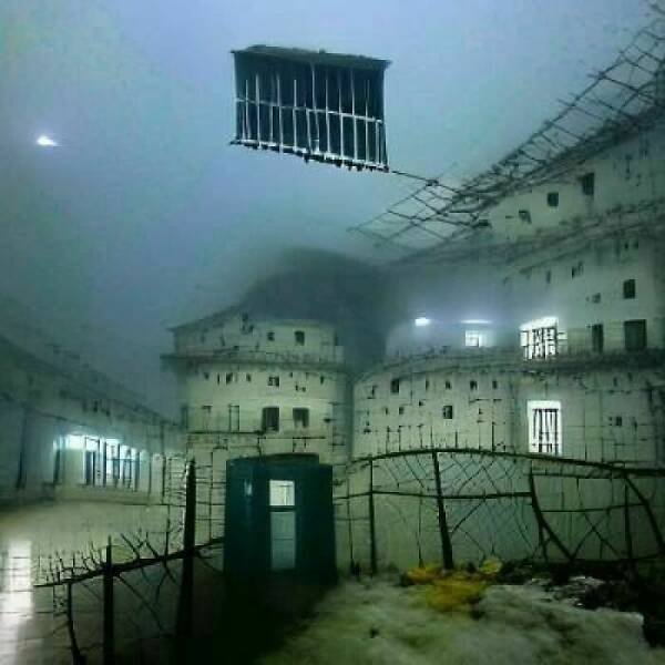 Creepy Buildings (20 pics)