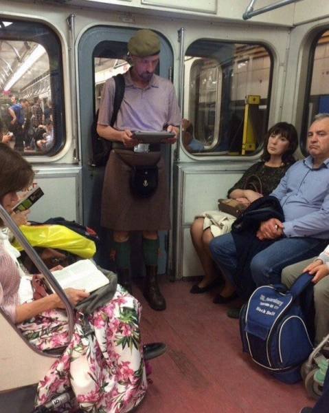 Odd People In The Subway (26 pics)