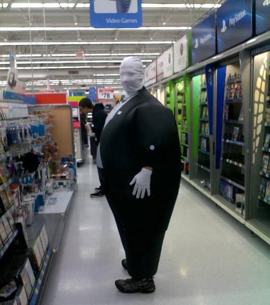 Weird People In Stores (57 pics)