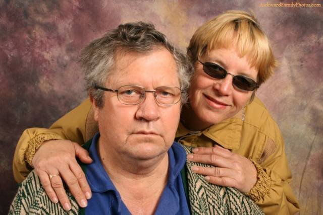 Awkward And Weird Family Photos (37 pics)
