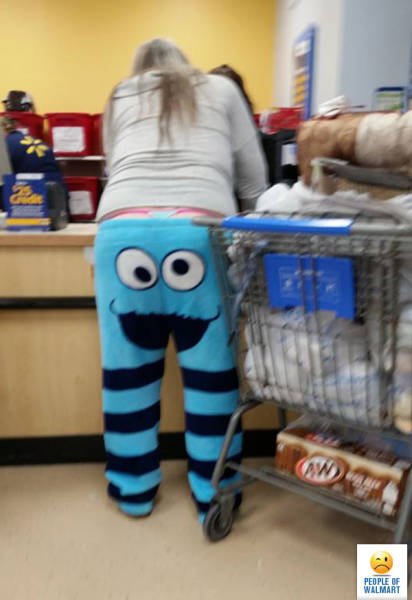 Weird People In Stores (57 pics)