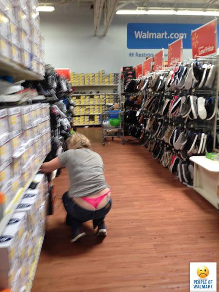 Weird People In Stores (57 pics)