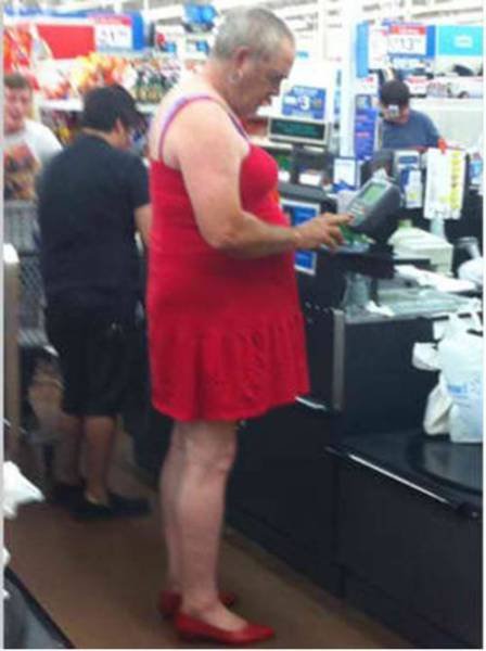 Weird People In Stores (57 pics)