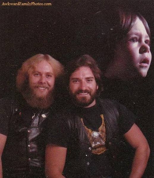 Awkward And Weird Family Photos (37 pics)
