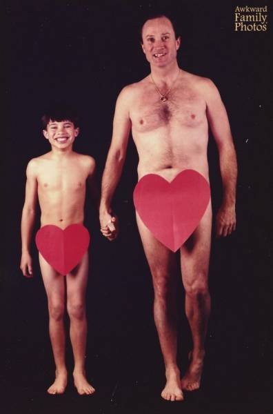 Awkward And Weird Family Photos (37 pics)