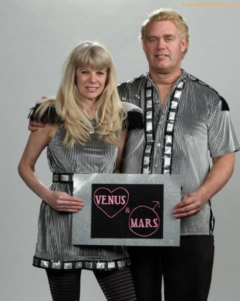Awkward And Weird Family Photos (37 pics)