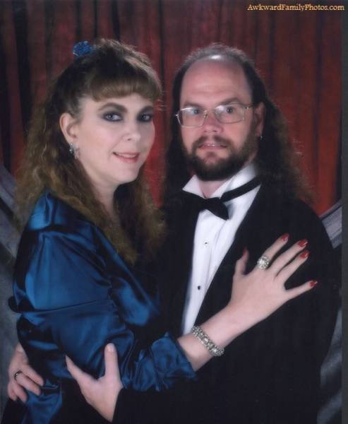 Awkward And Weird Family Photos (37 pics)