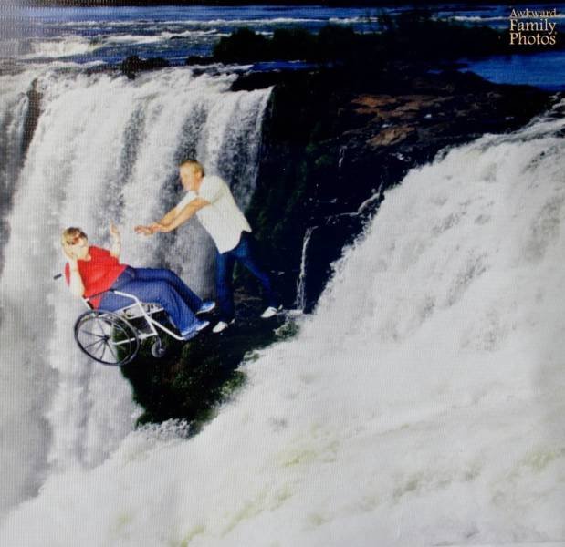 Awkward And Weird Family Photos (37 pics)
