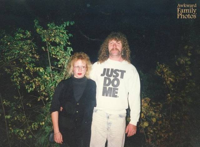 Awkward And Weird Family Photos (37 pics)