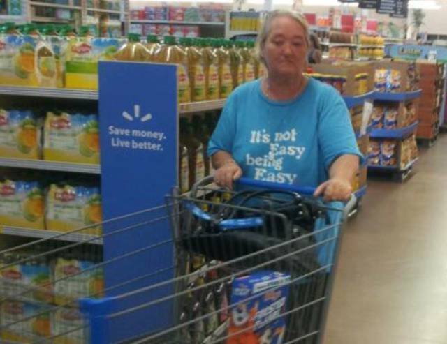 Weird People In Stores (57 pics)