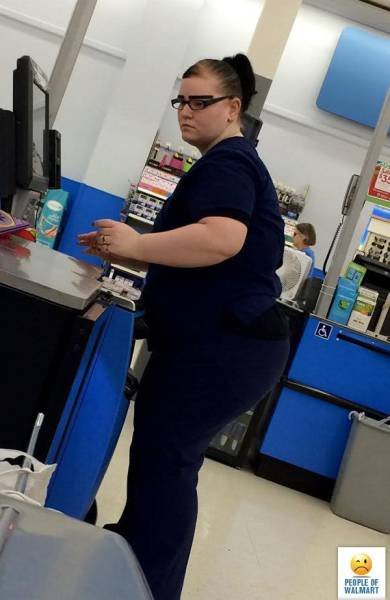 Weird People In Stores (57 pics)